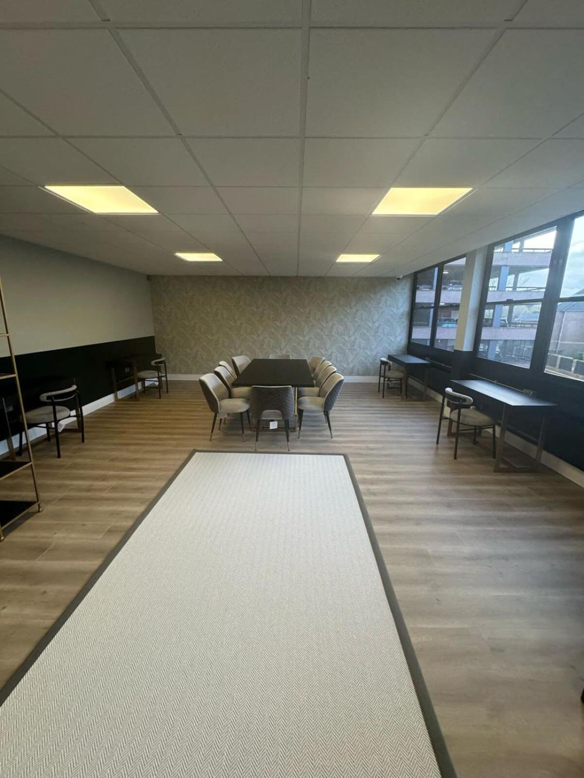 Bright Contemporary Studio In Ийст Гринстед Екстериор снимка